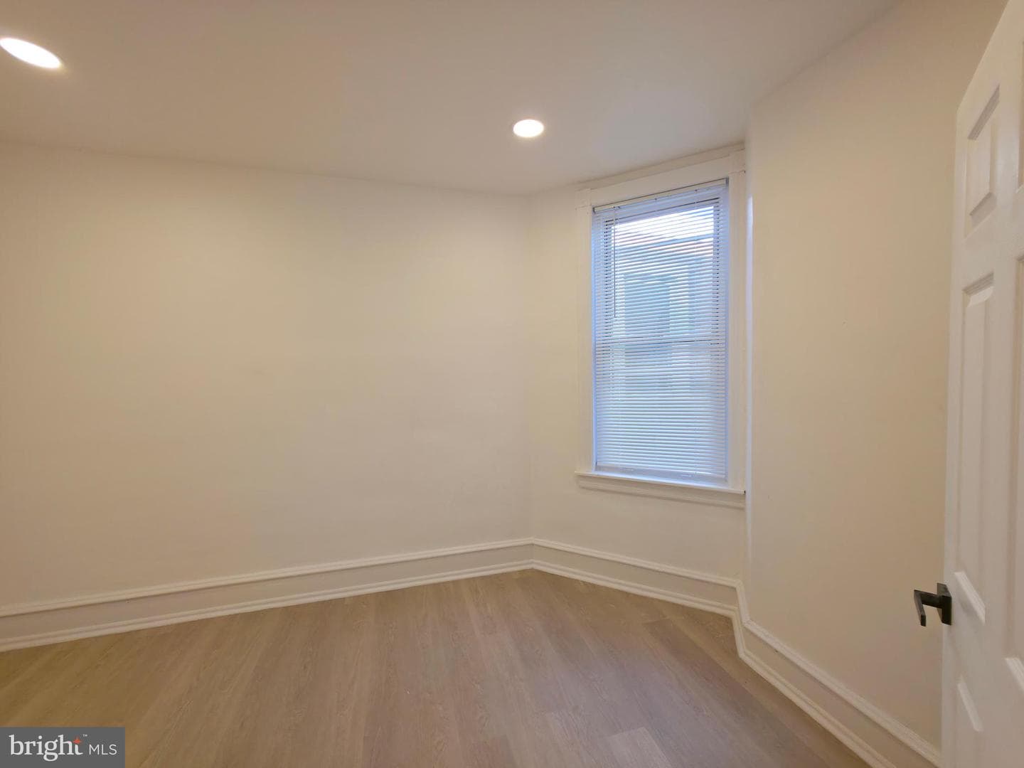 5214 Reinhard Street photo 15