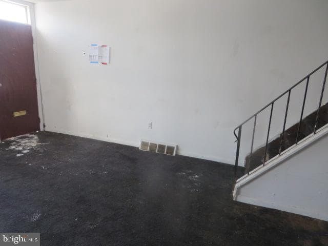 2811 N Hancock Street photo 3