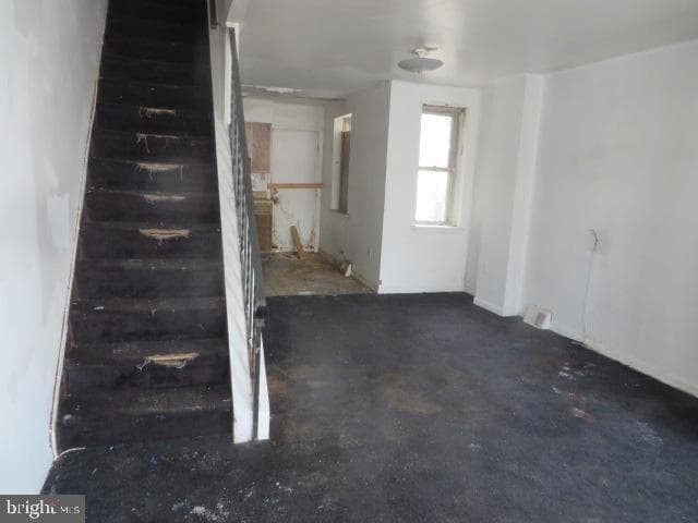 2811 N Hancock Street photo 4