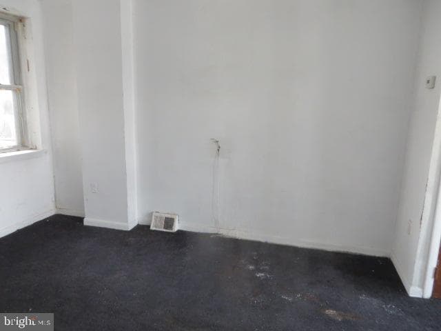 2811 N Hancock Street photo 5