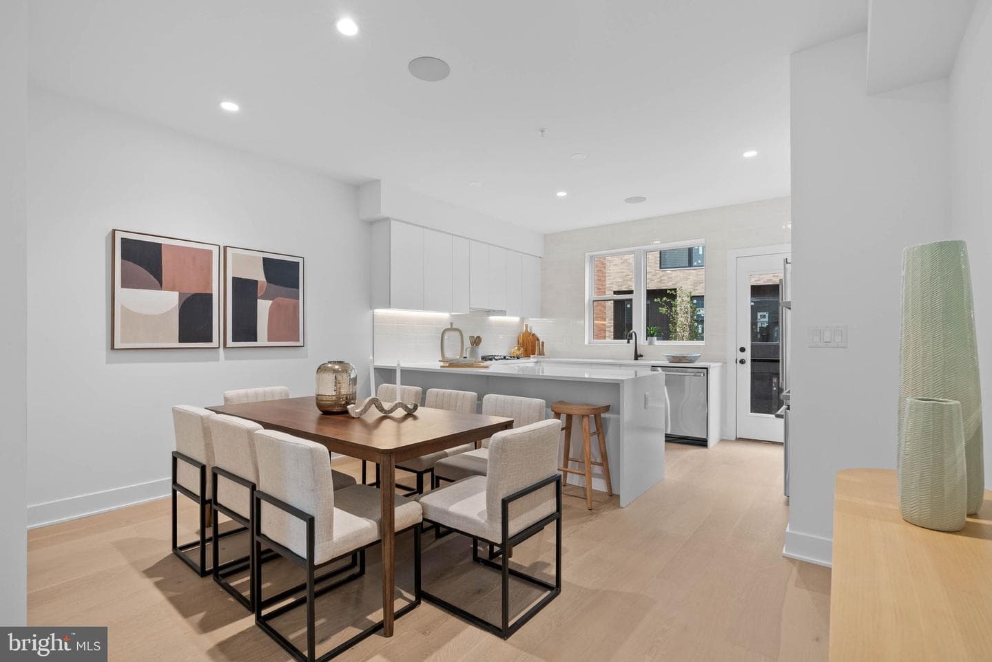 650 Fairmount Ave # J1, Philadelphia