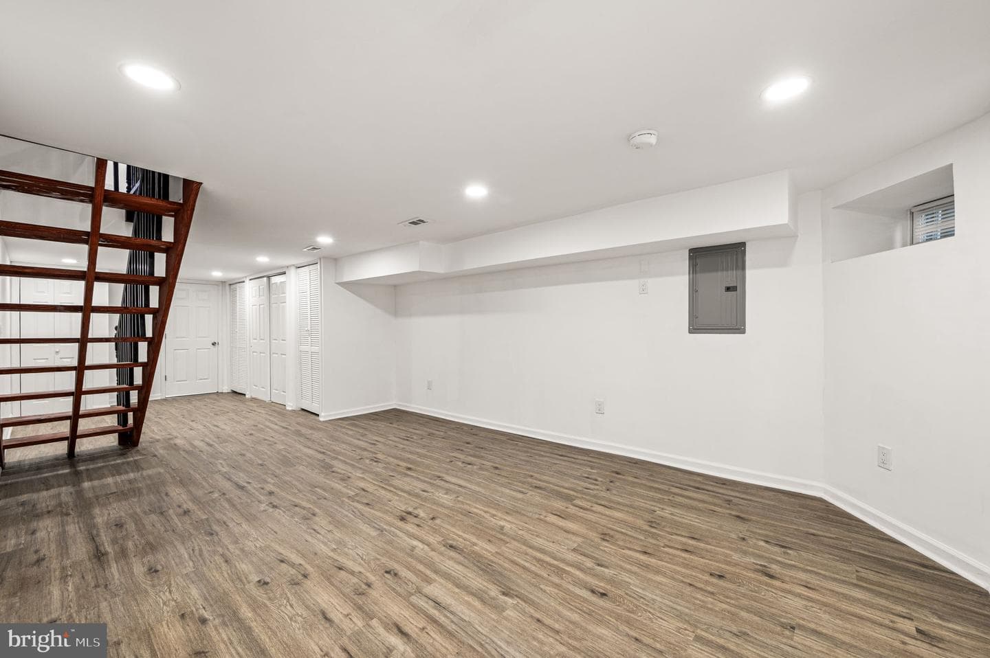 5839 Race Street photo 23
