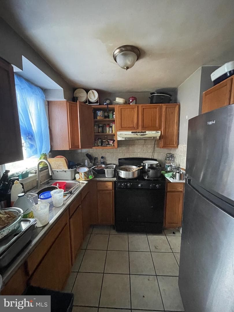 1141 Gilham Street photo 4