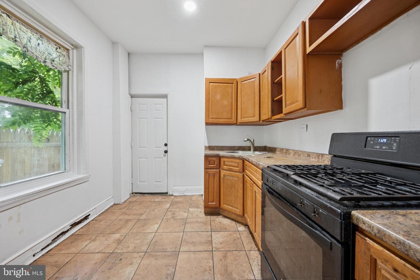 2416 N Carlisle Street photo 5