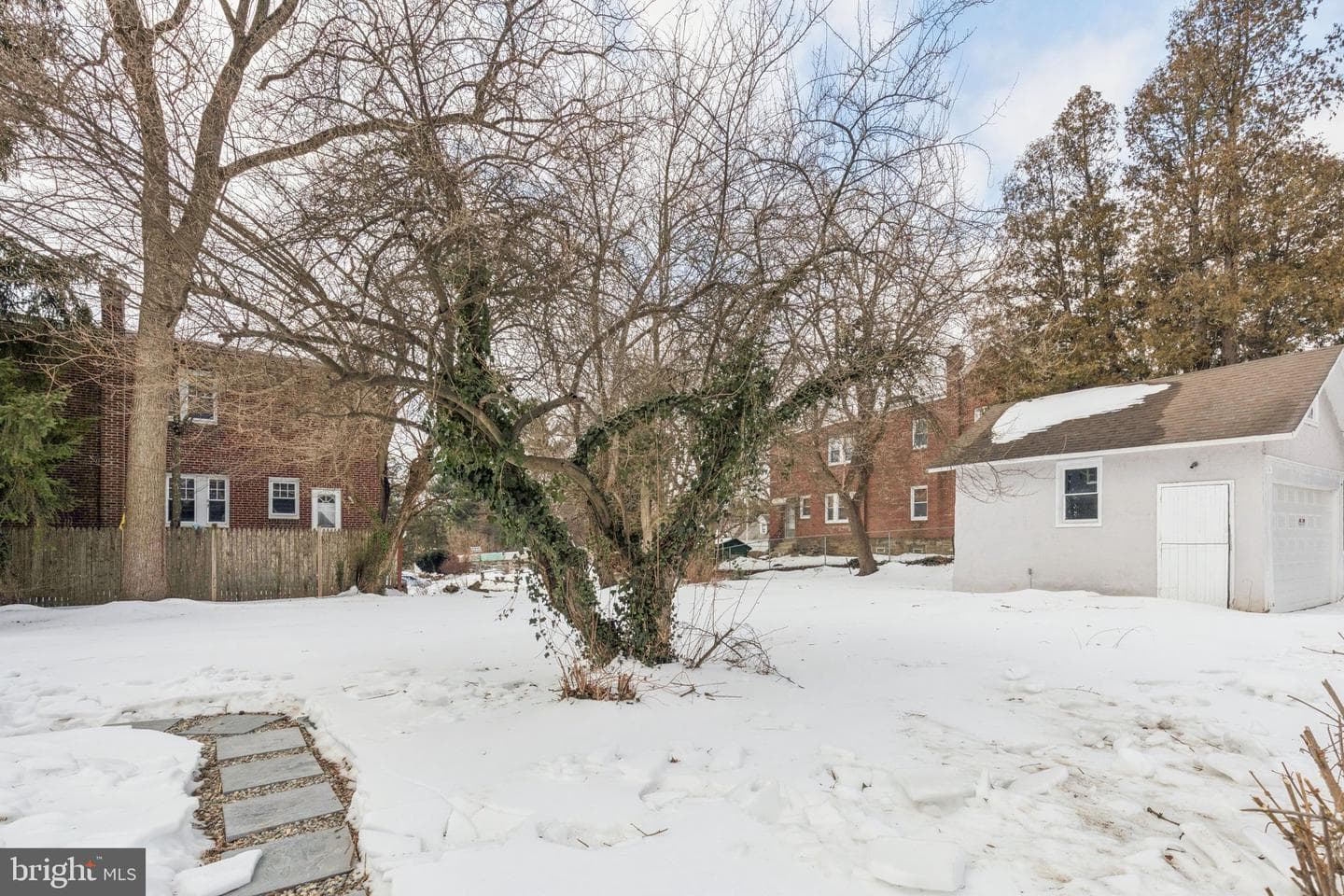 433 E Gorgas Lane photo 33