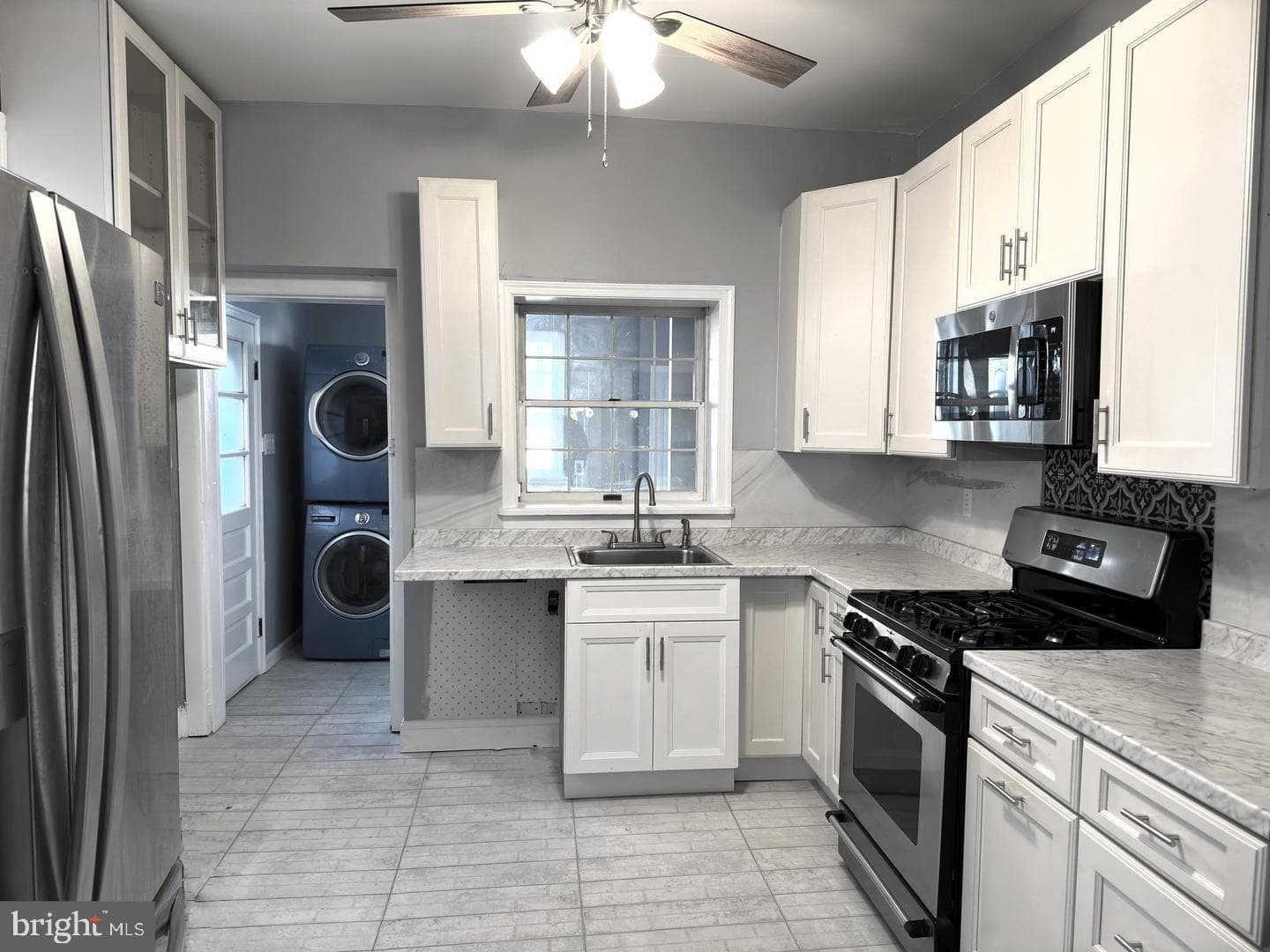 1942 S Galloway Street photo 9