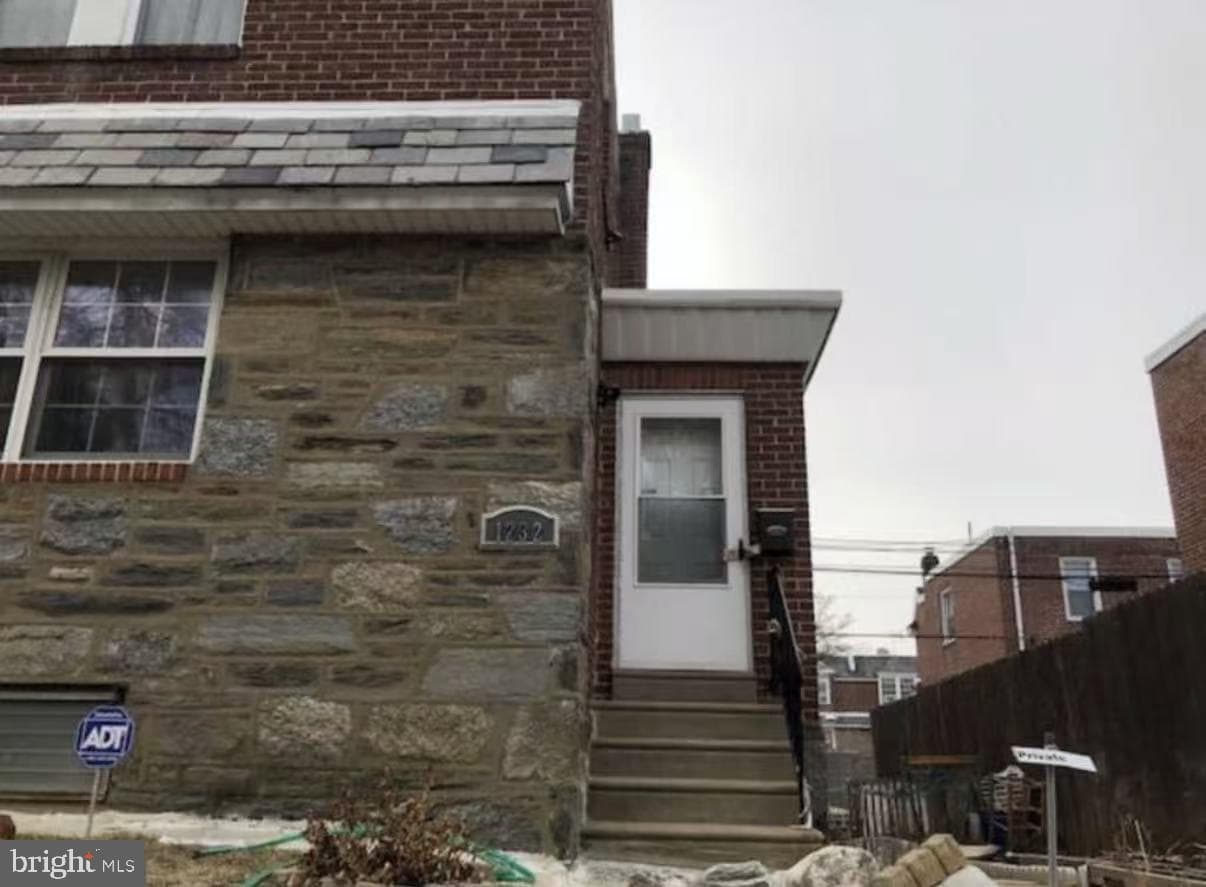 1232 Hale Street photo 1