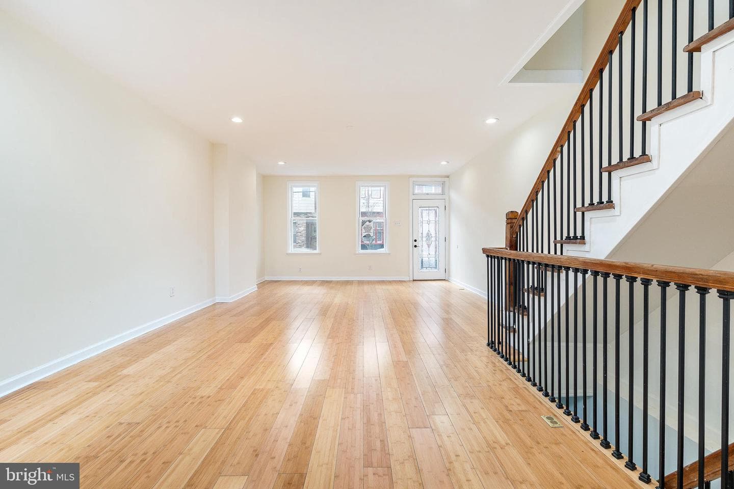 1933 Morris Street photo 6
