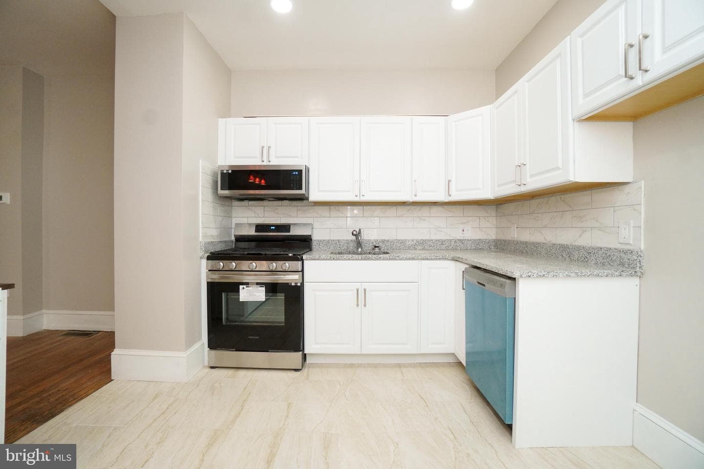 6038 Sansom Street photo 10