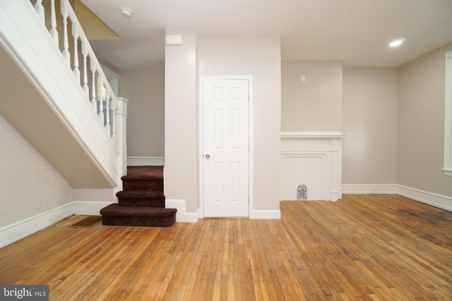 6038 Sansom Street photo 3