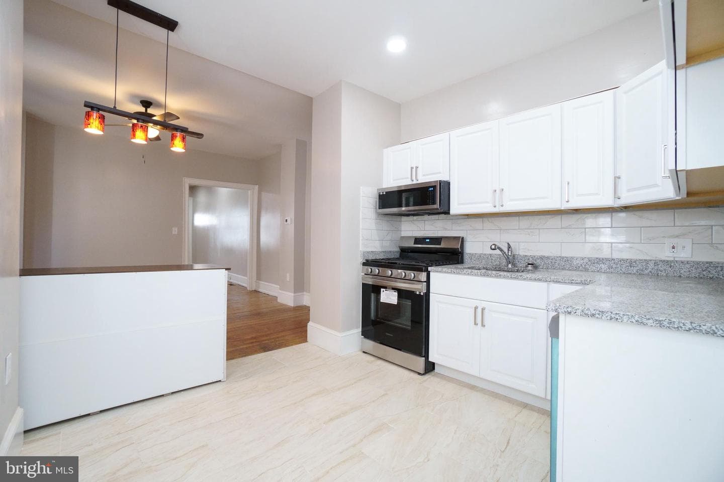 6038 Sansom Street photo 9