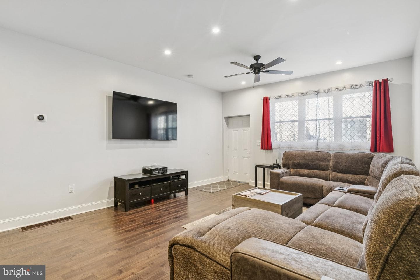 722 Dickinson Street photo 14