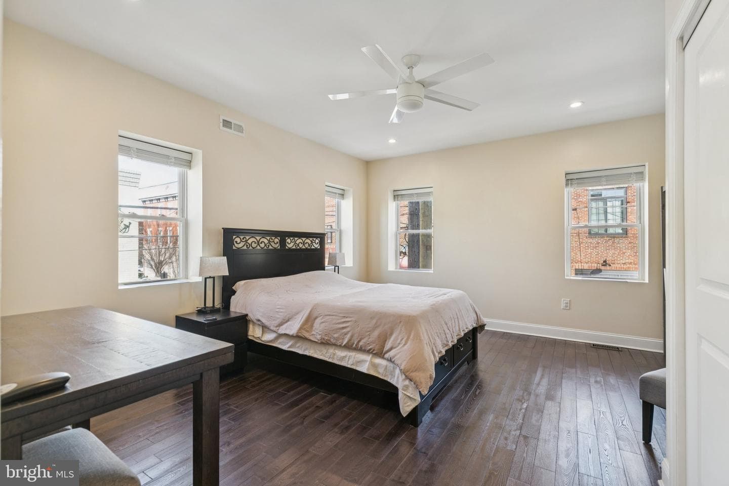 722 Dickinson Street photo 22