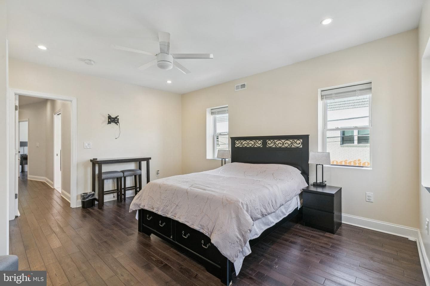 722 Dickinson Street photo 23