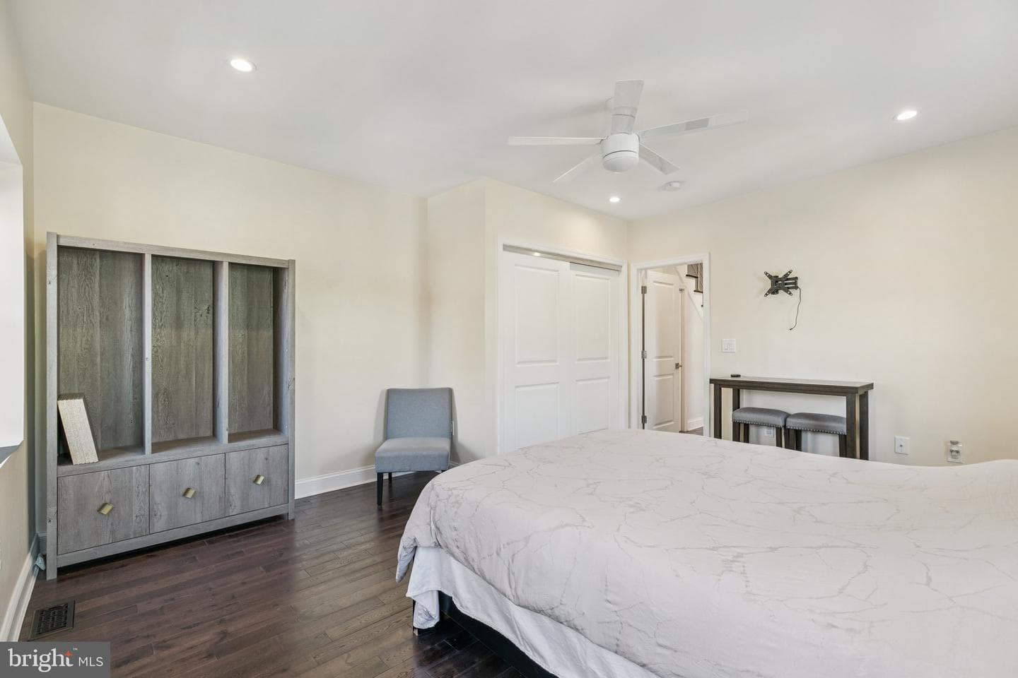 722 Dickinson Street photo 24