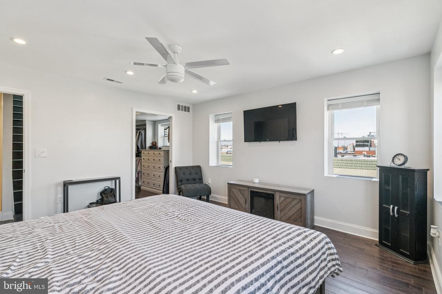 722 Dickinson Street photo 31