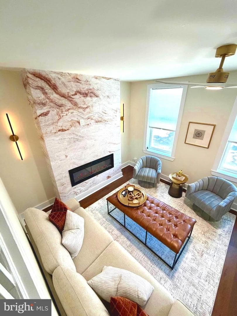 2542 Jasper Street photo 1