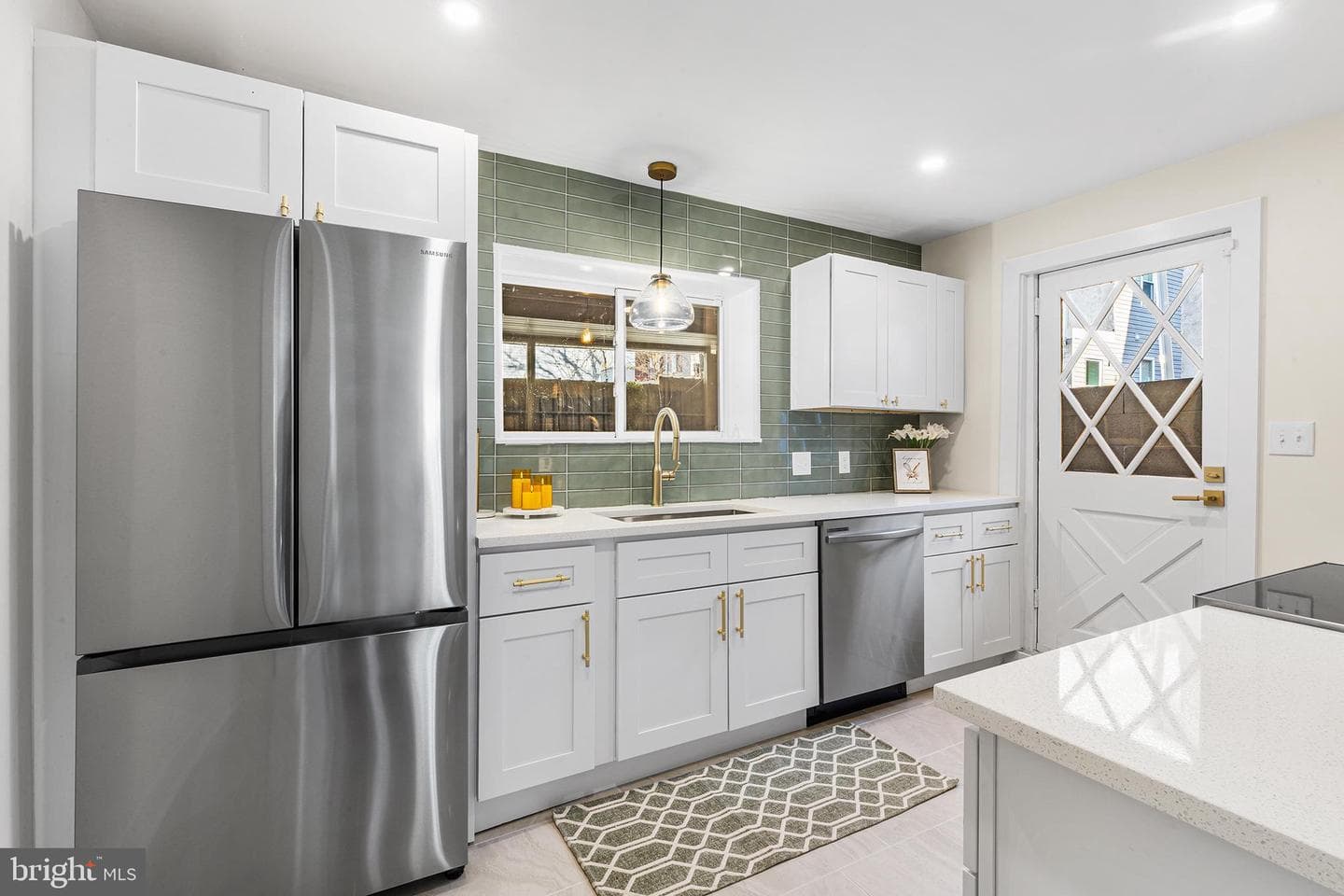 2542 Jasper Street photo 8