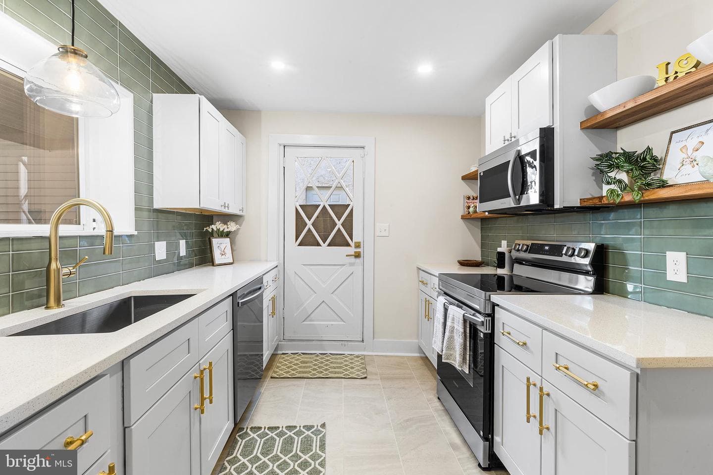 2542 Jasper Street photo 9