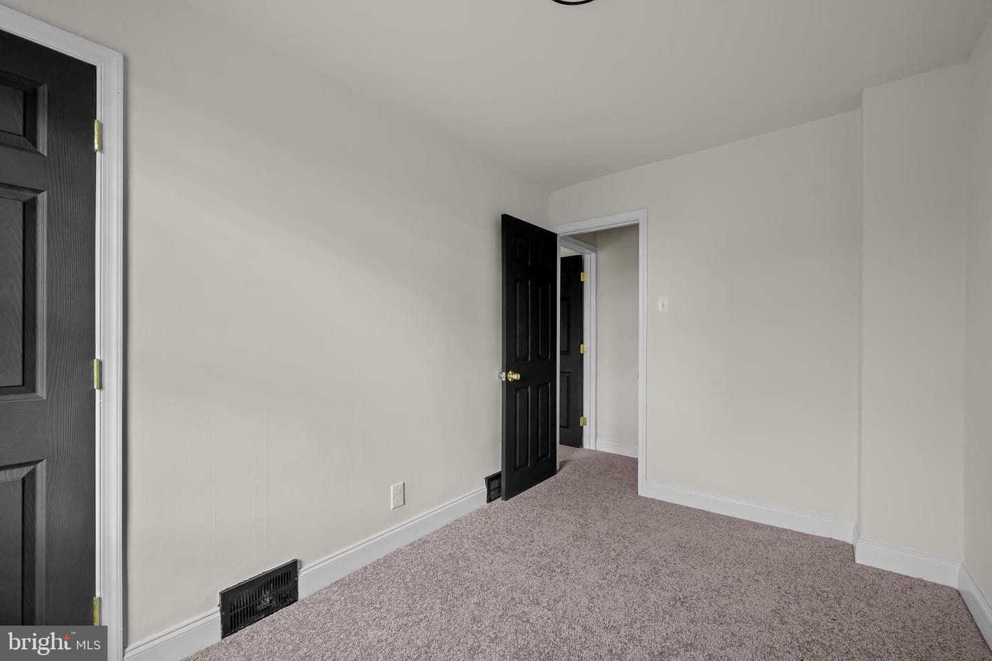 1505 Beverly Road photo 17