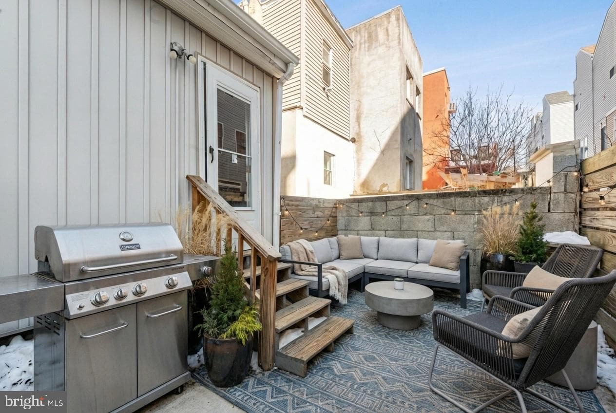 2613 Amber Street photo 4