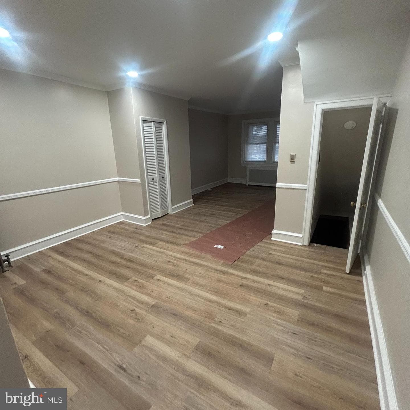182 W Champlost Street W photo 5