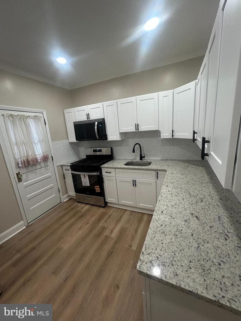 182 W Champlost Street W photo 6
