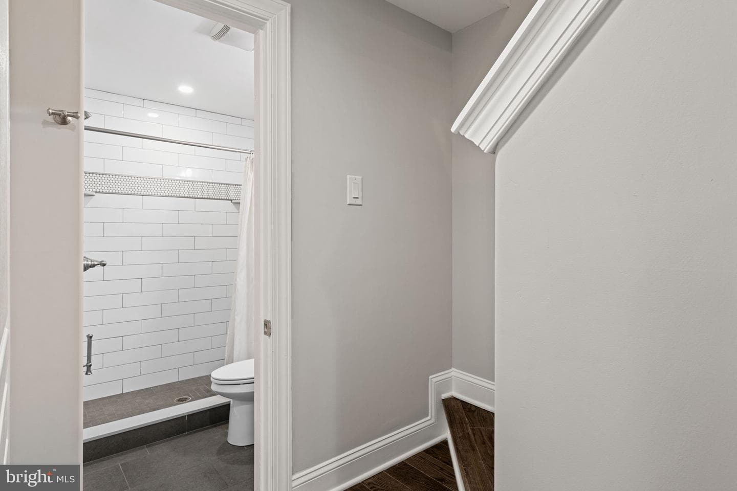2051 Fernon Street photo 14