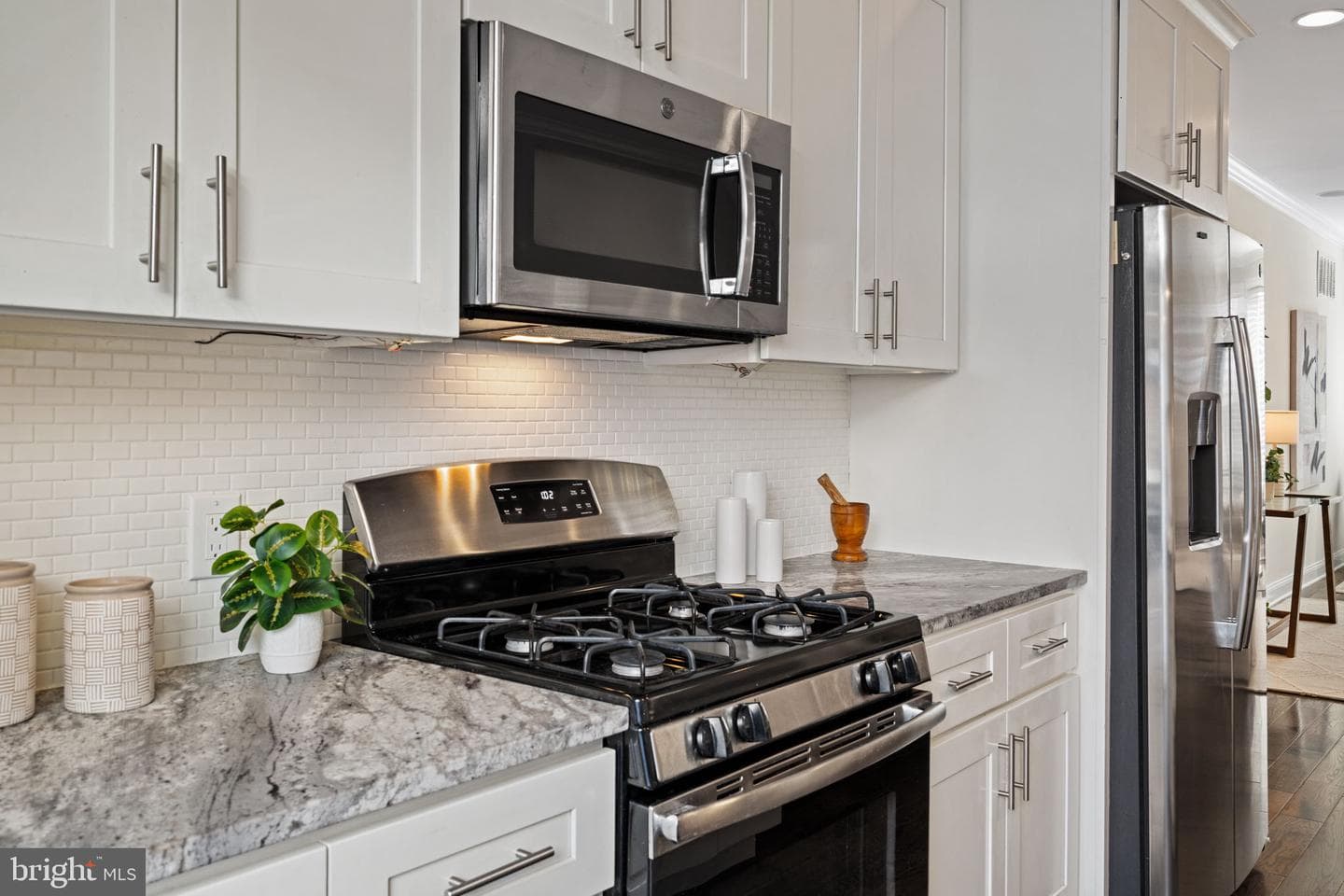2051 Fernon Street photo 19