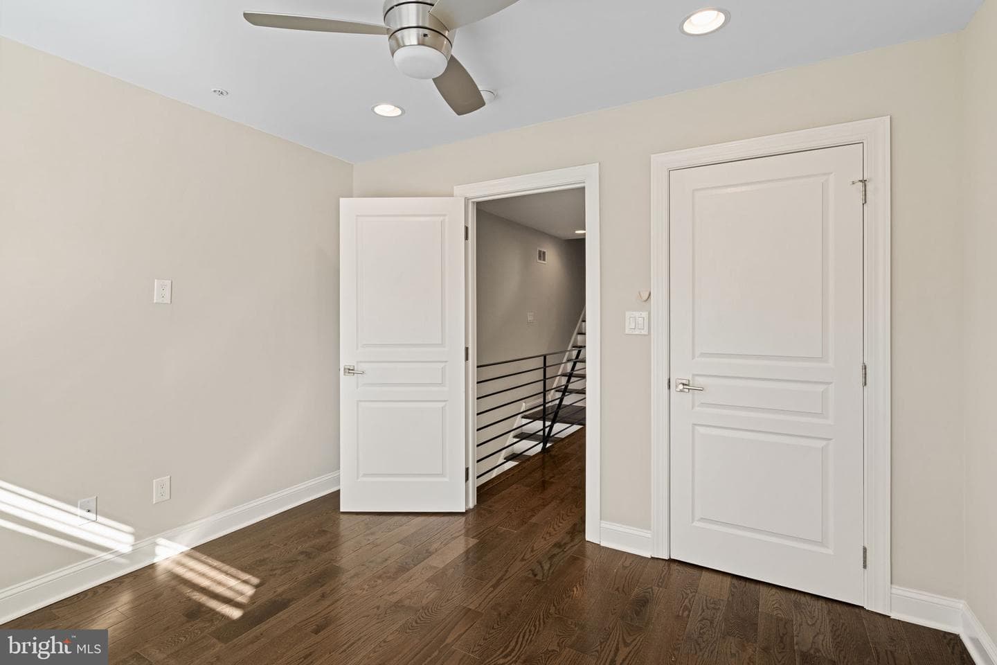 2051 Fernon Street photo 26