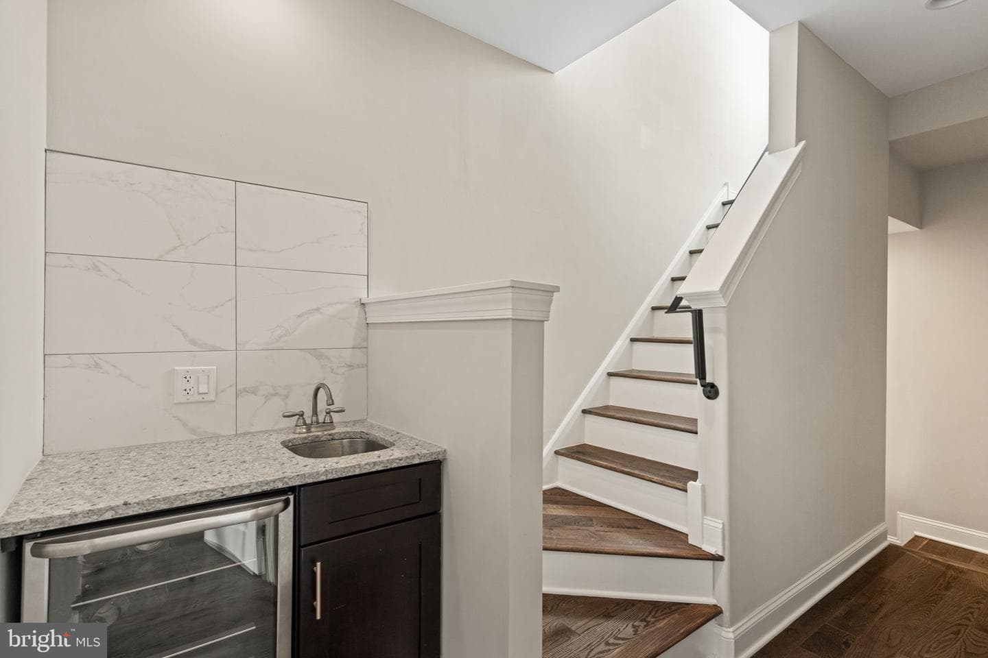 2051 Fernon Street photo 29