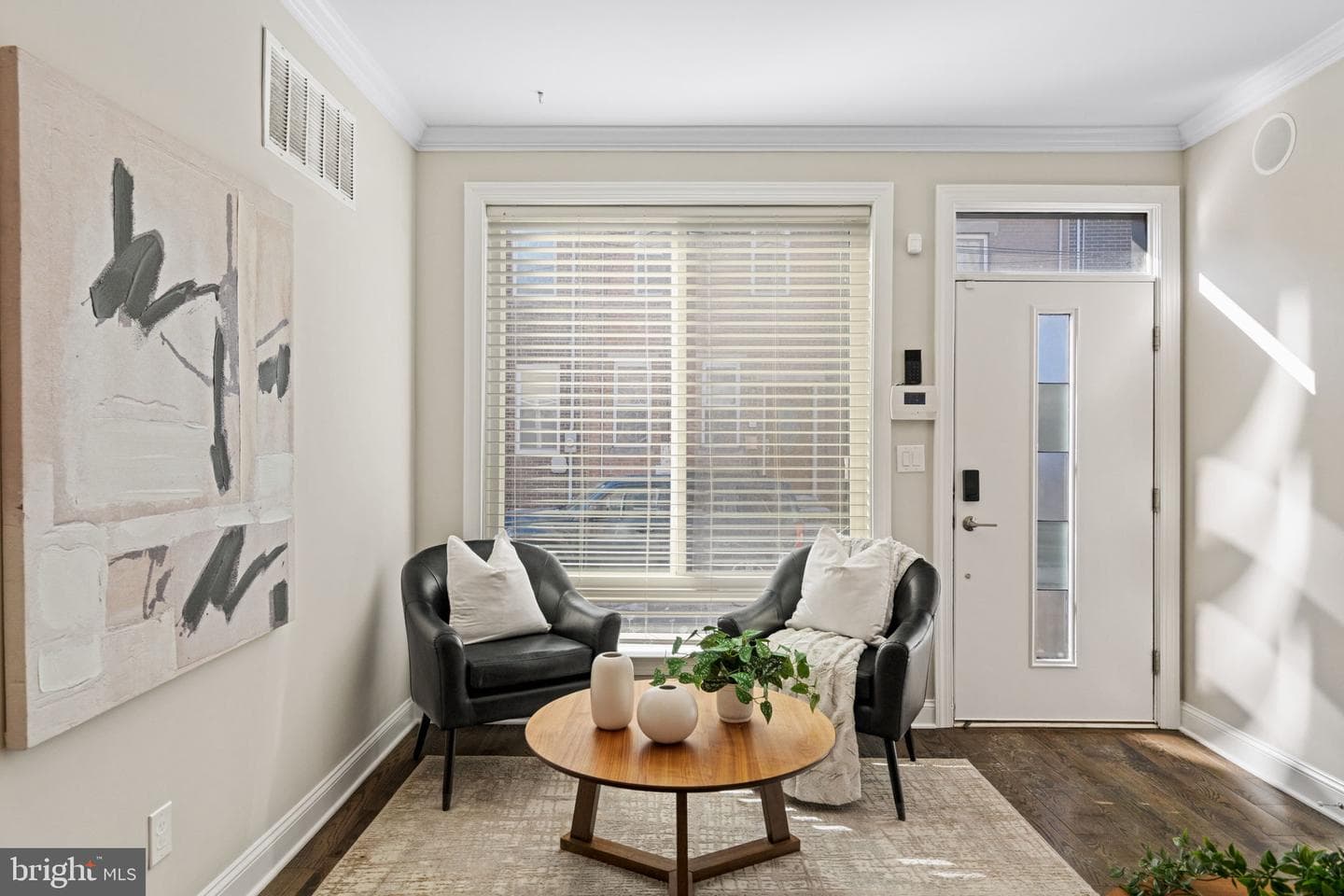 2051 Fernon Street photo 4