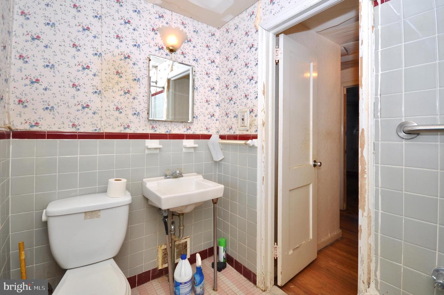5343 Gillespie Street photo 21