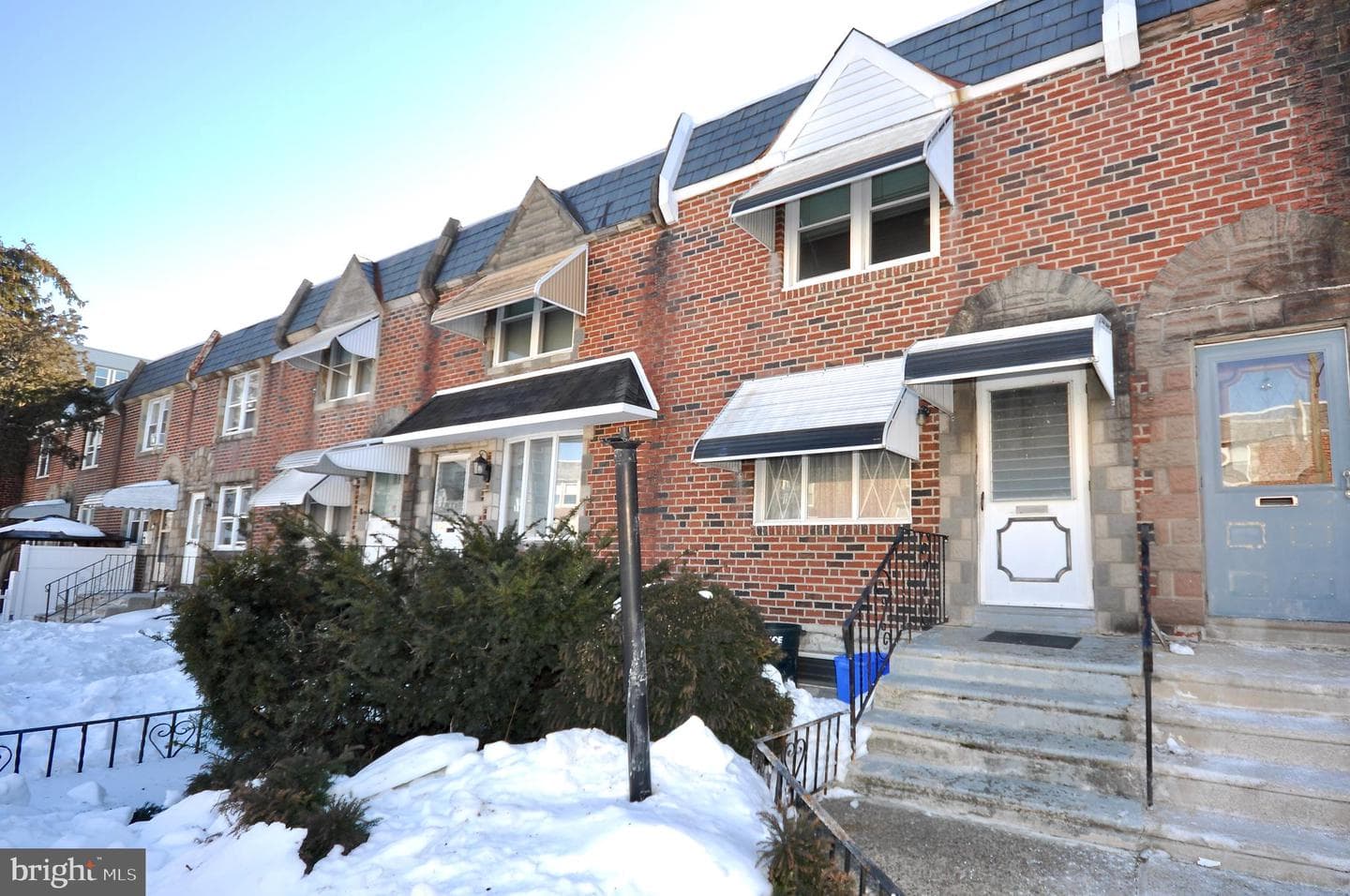 5343 Gillespie Street photo 3