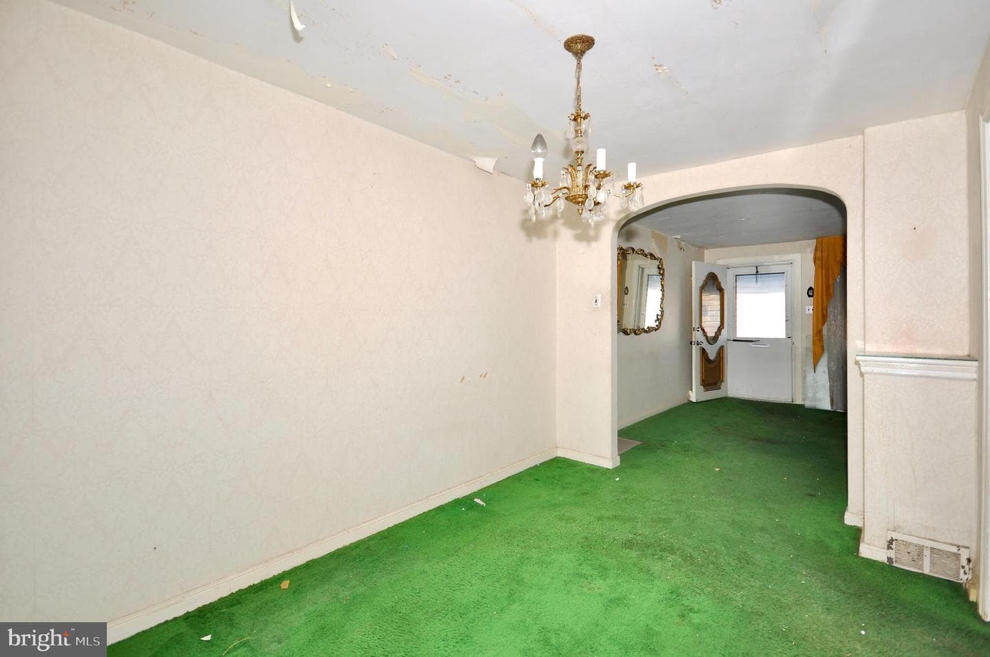 5343 Gillespie Street photo 8