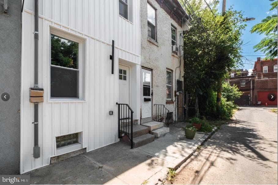 2215 N Mutter Street photo 5