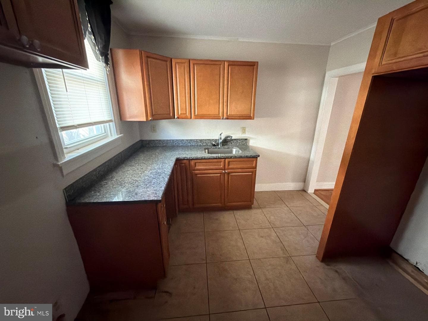 6735 Woolston Avenue photo 4