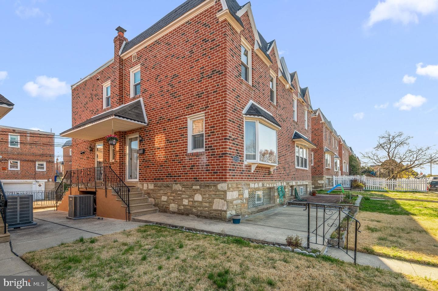 1713 Faunce Street photo 2