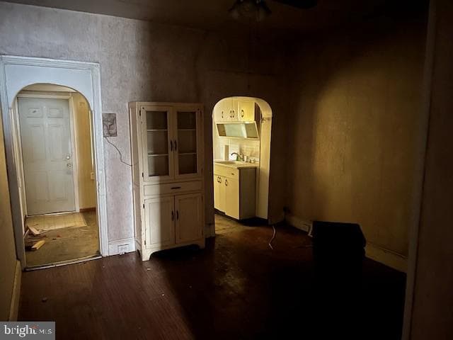 2748 E Venango Street photo 3