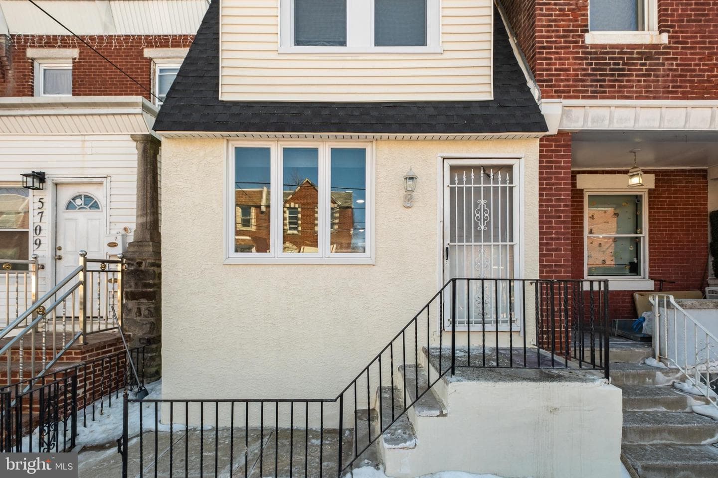 5707 Erdrick Street photo 2