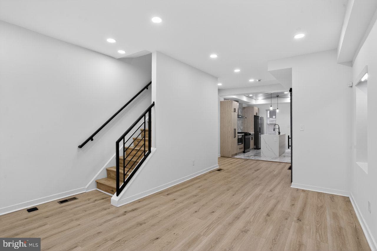 1610 N Dover Street photo 5