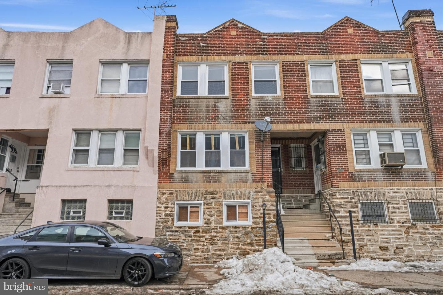 311 W Raymond Street photo 1