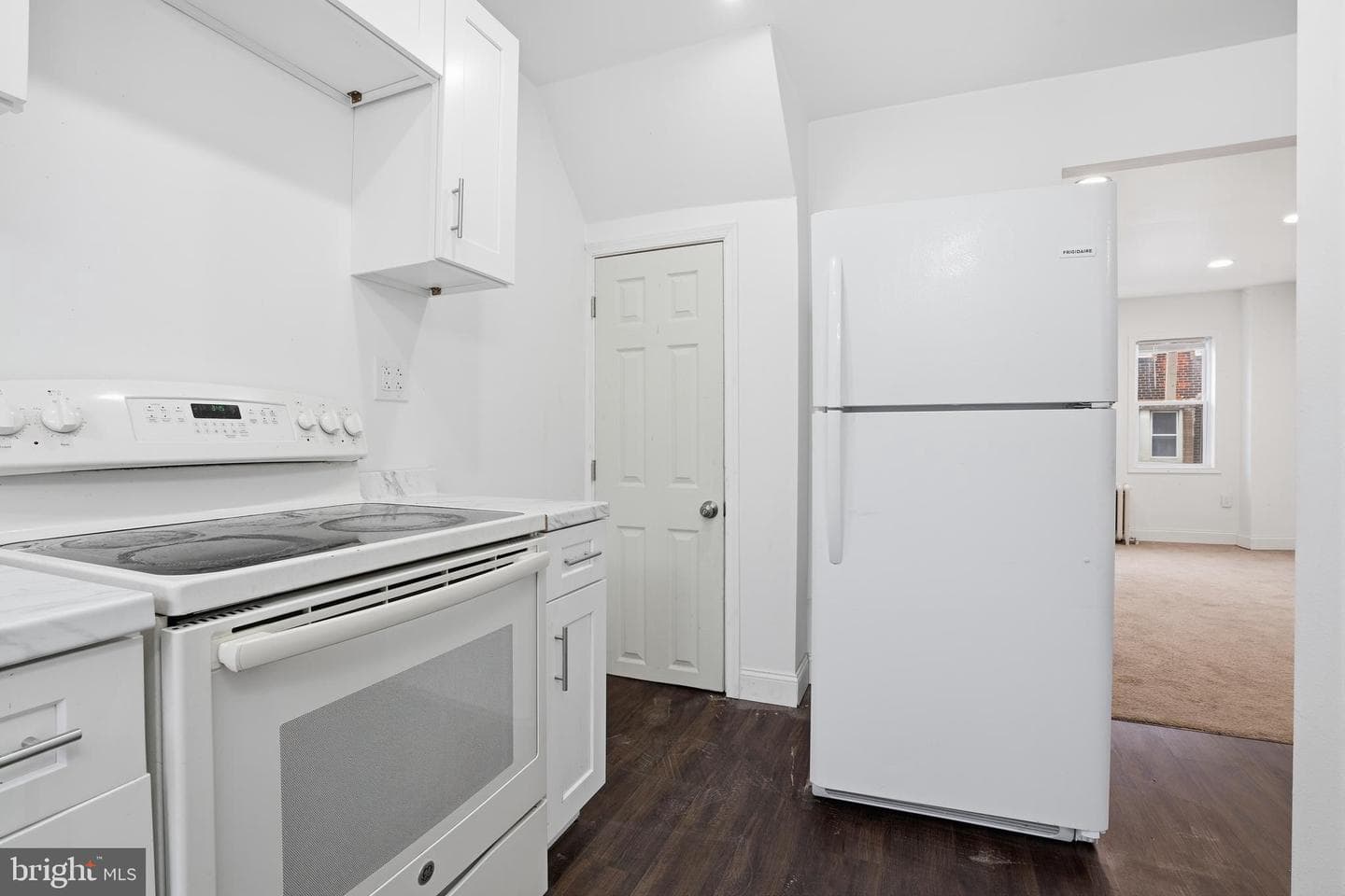 311 W Raymond Street photo 10