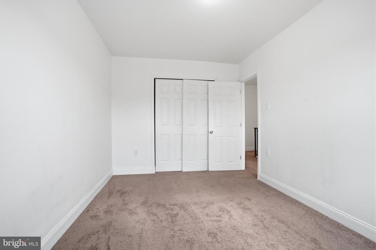 311 W Raymond Street photo 16
