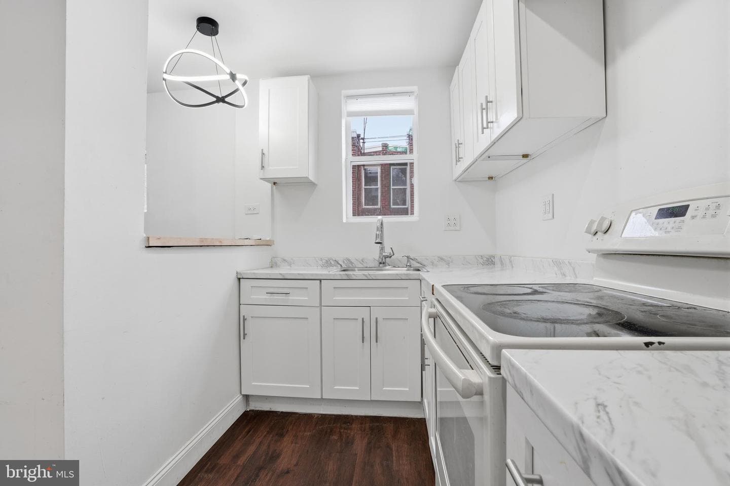 311 W Raymond Street photo 9