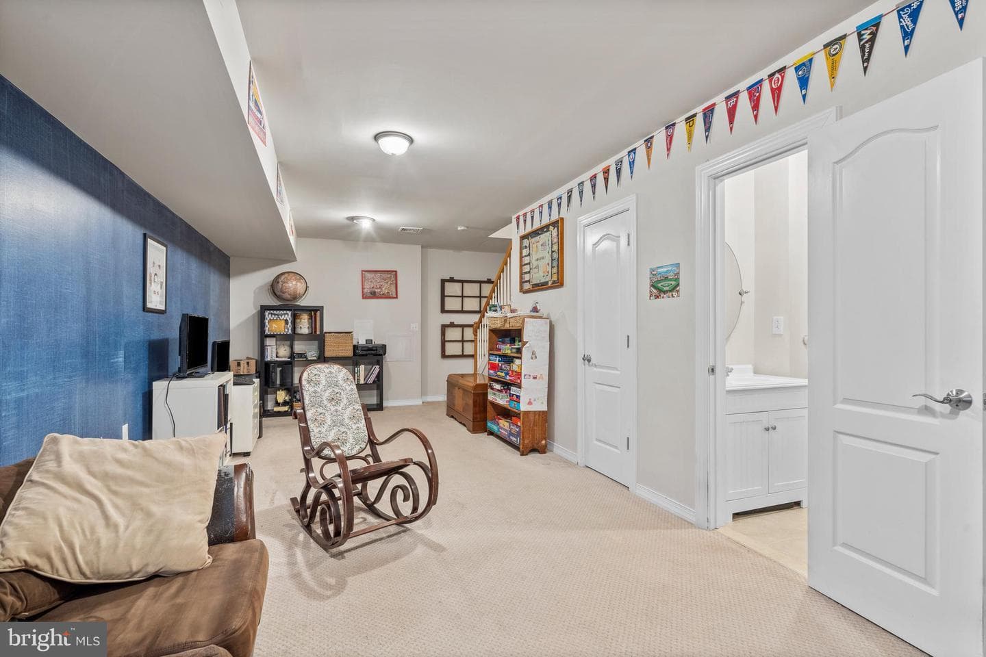 7443 Keiffer Street photo 29