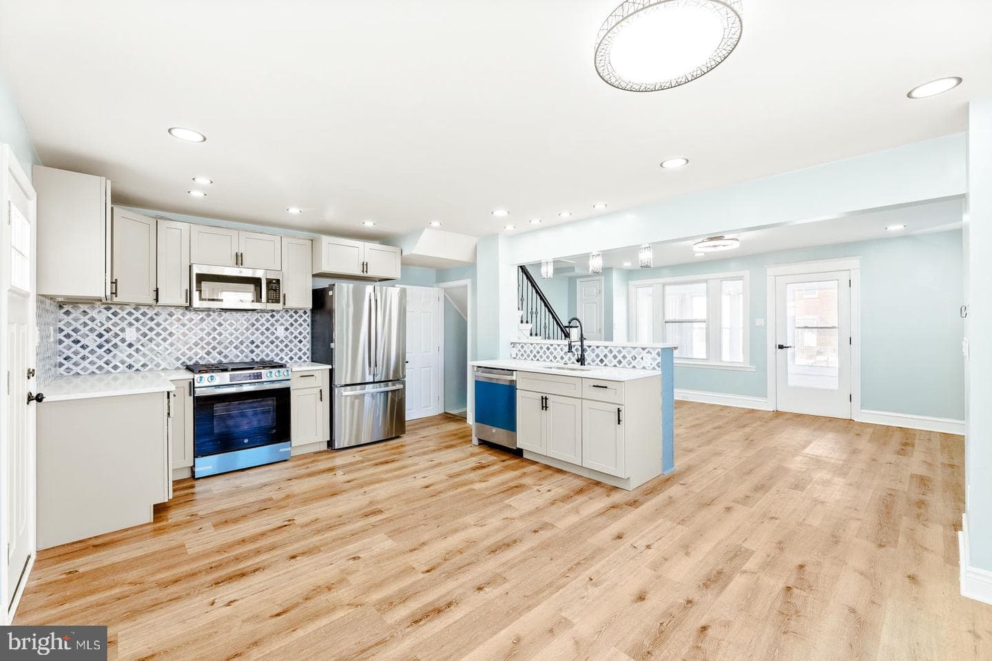 6059 Lawndale Avenue photo 12