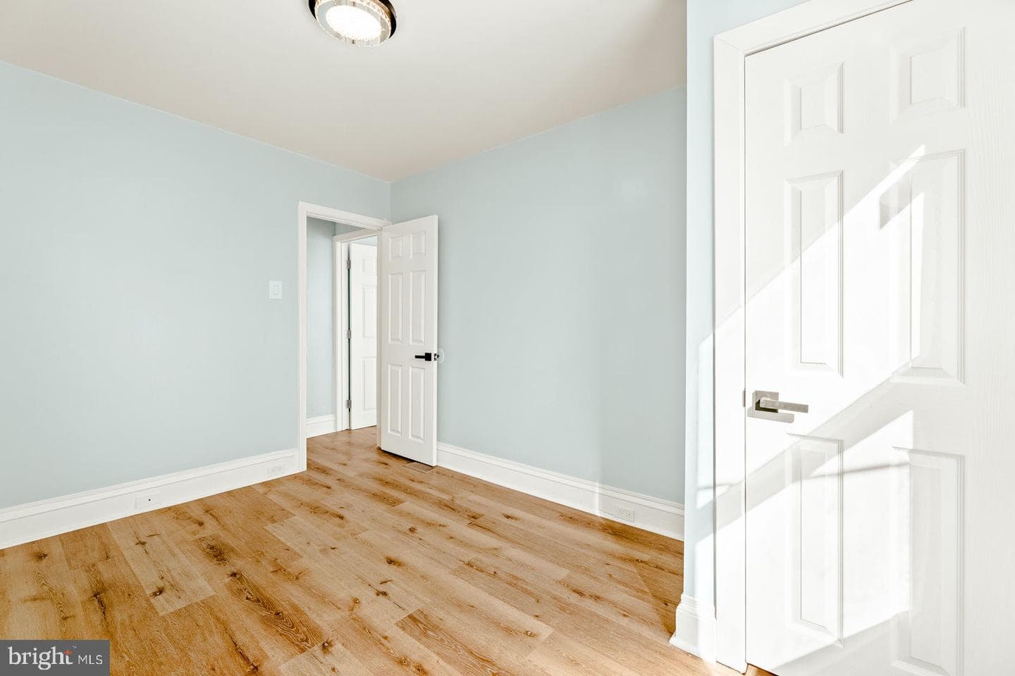 6059 Lawndale Avenue photo 24