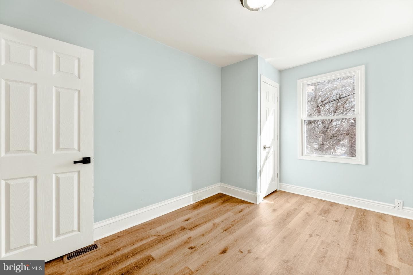 6059 Lawndale Avenue photo 25