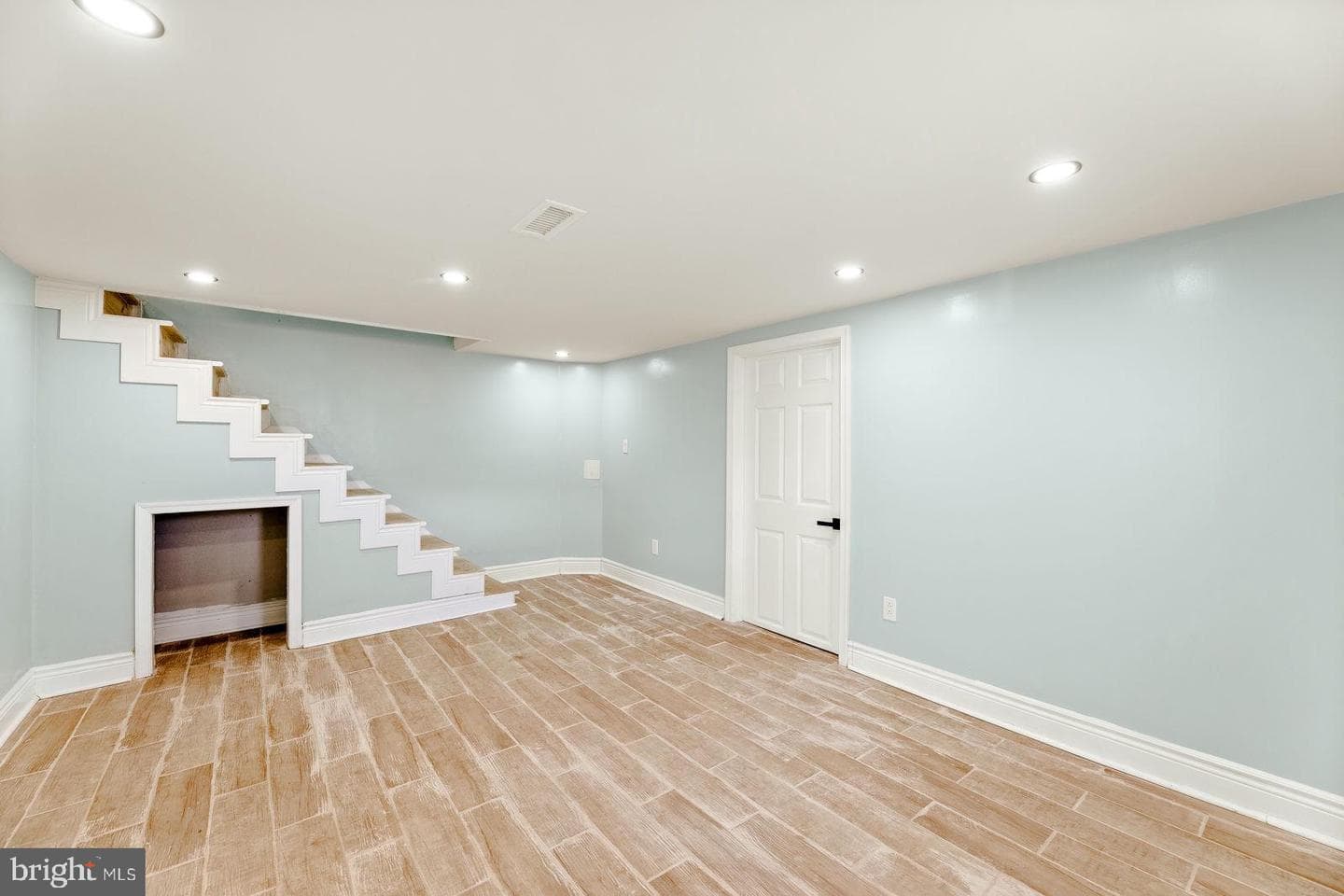 6059 Lawndale Avenue photo 32